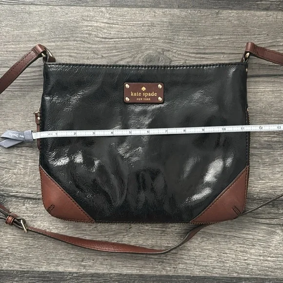 KATE SPADE Black Patent Leather w/Brown Leather Cross-Body Strap Shoulder Bag - Picture 6 of 7